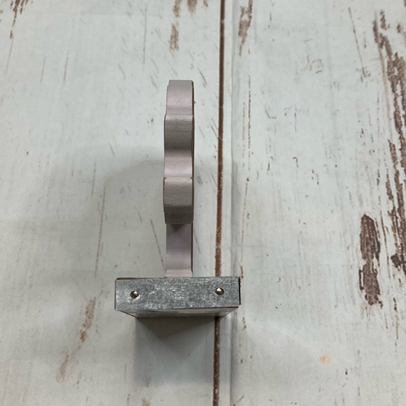 Young’s INC. Plant Smiles Grow Laughter Harvest Love Pig Sign Gray & White - Picture 2 of 10